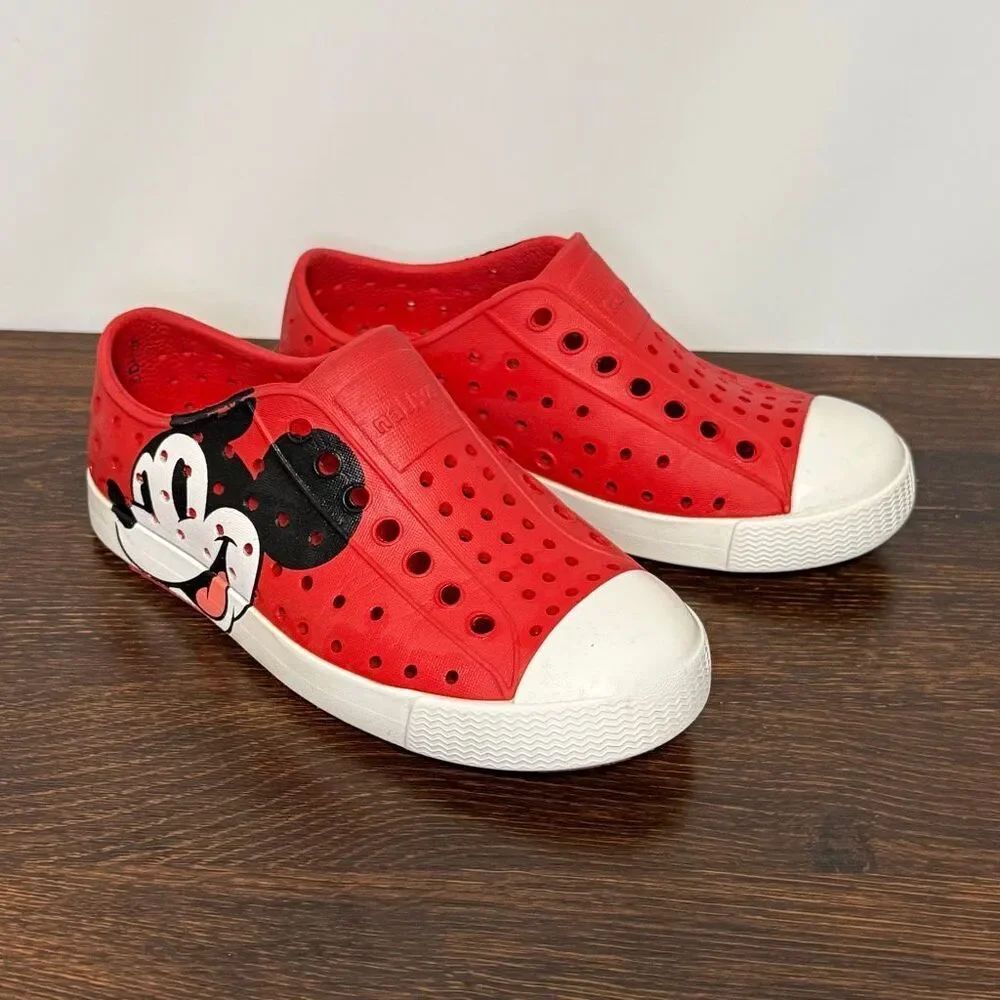 Native Jefferson Disney red Mickey Mouse kid shoe size 11- 7.5” bottom sole